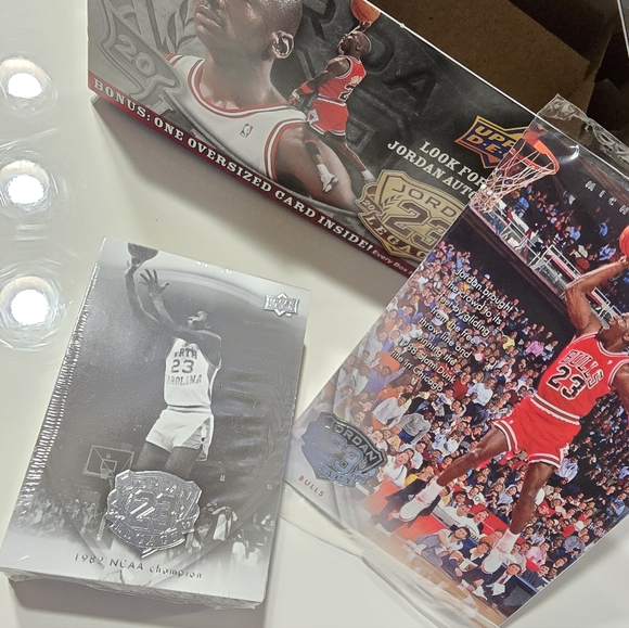 Jordan Legacy Oversized Card Box - Bonus One Oversized Card (51 Card In Total) - Picture 2 of 2